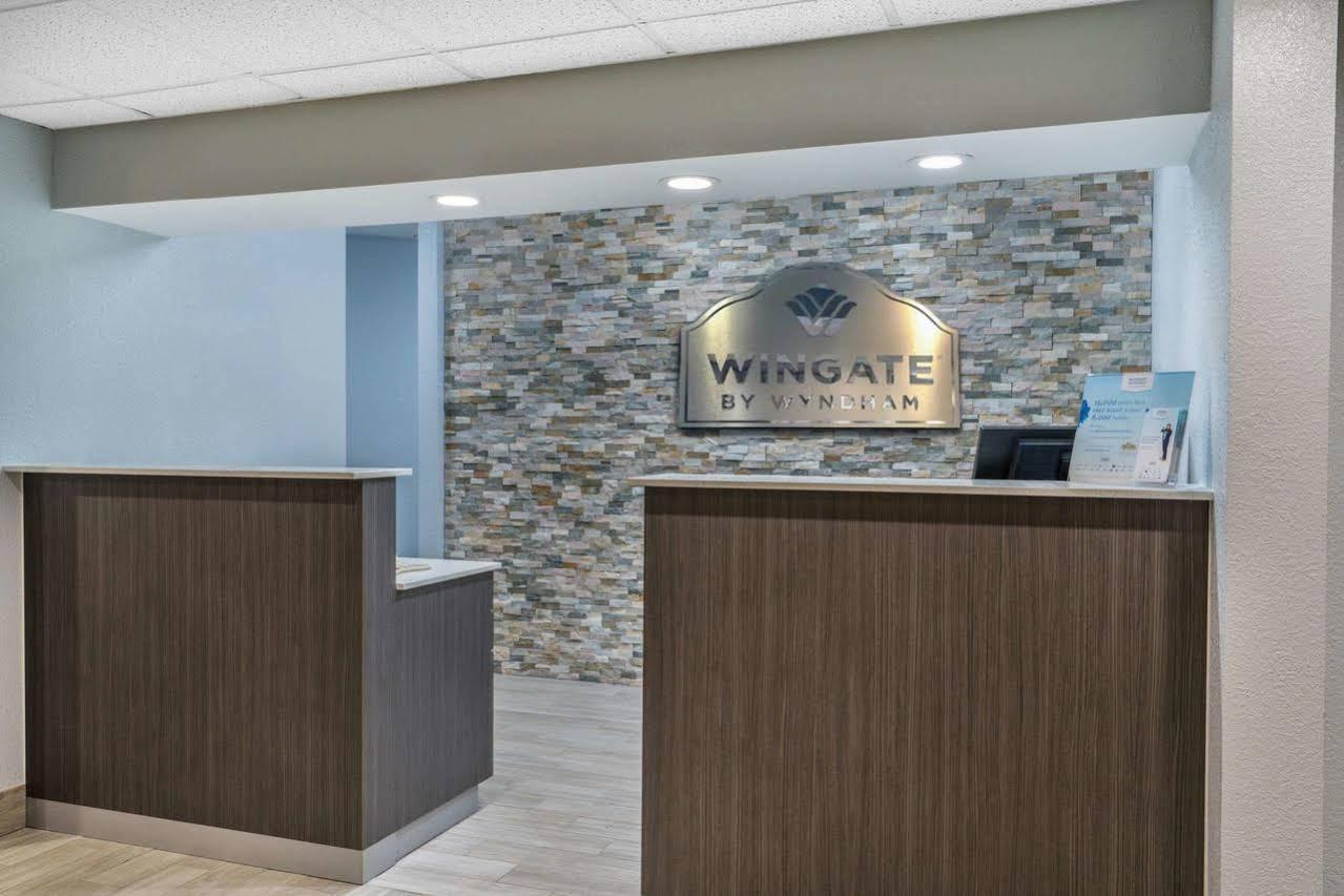 Comfort Inn & Suites Liverpool - Syracuse Bagian luar foto