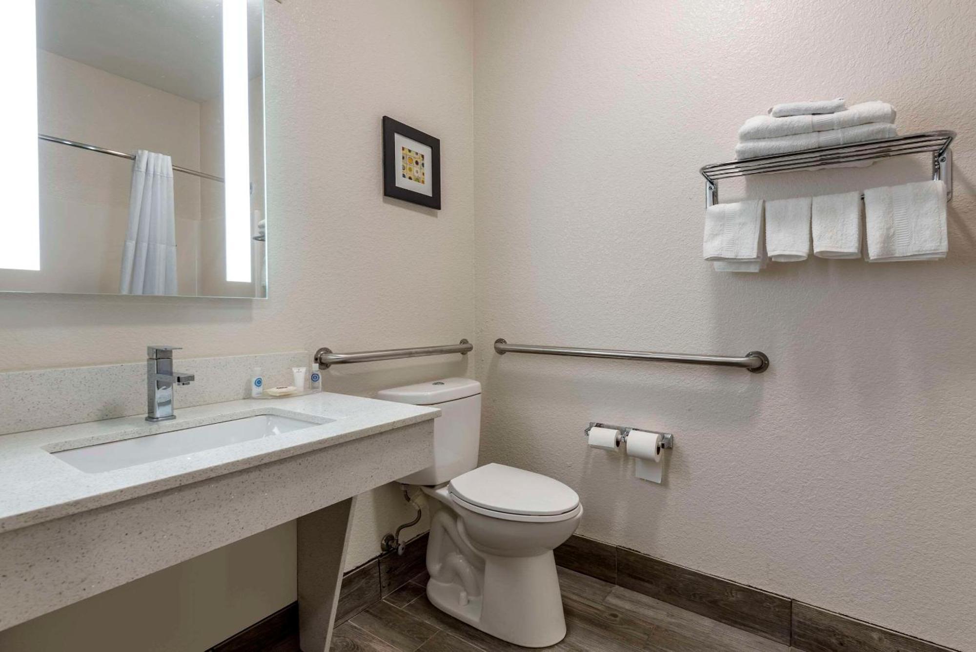 Comfort Inn & Suites Liverpool - Syracuse Bagian luar foto
